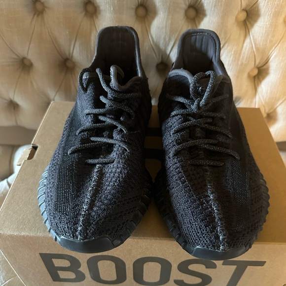Yeezy Boost 350 V2 Black